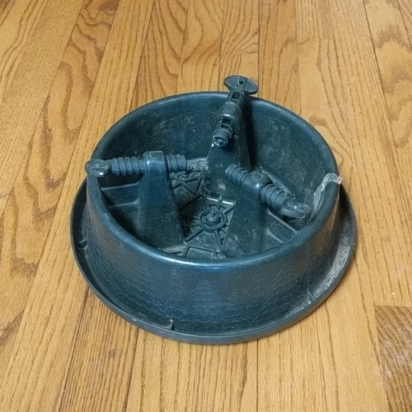 Christmas Tree Stand - Picture 1 of 2